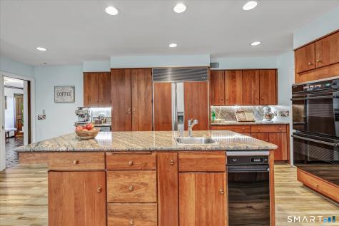 14 Tulip Tree Lane Woodbridge CT 06525