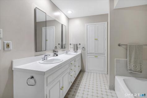 14 Tulip Tree Lane Woodbridge CT 06525