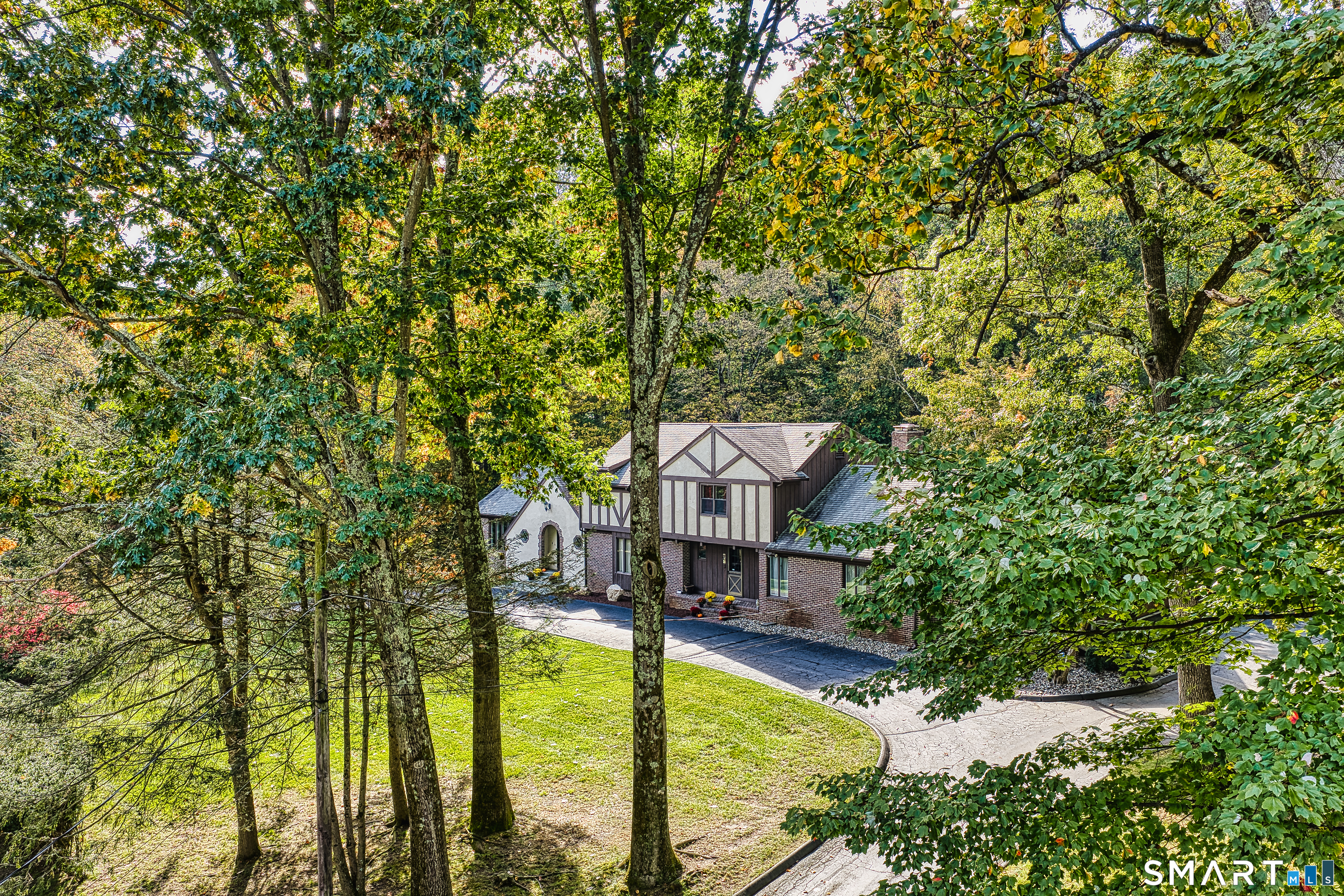 14 Tulip Tree Lane Woodbridge CT 06525