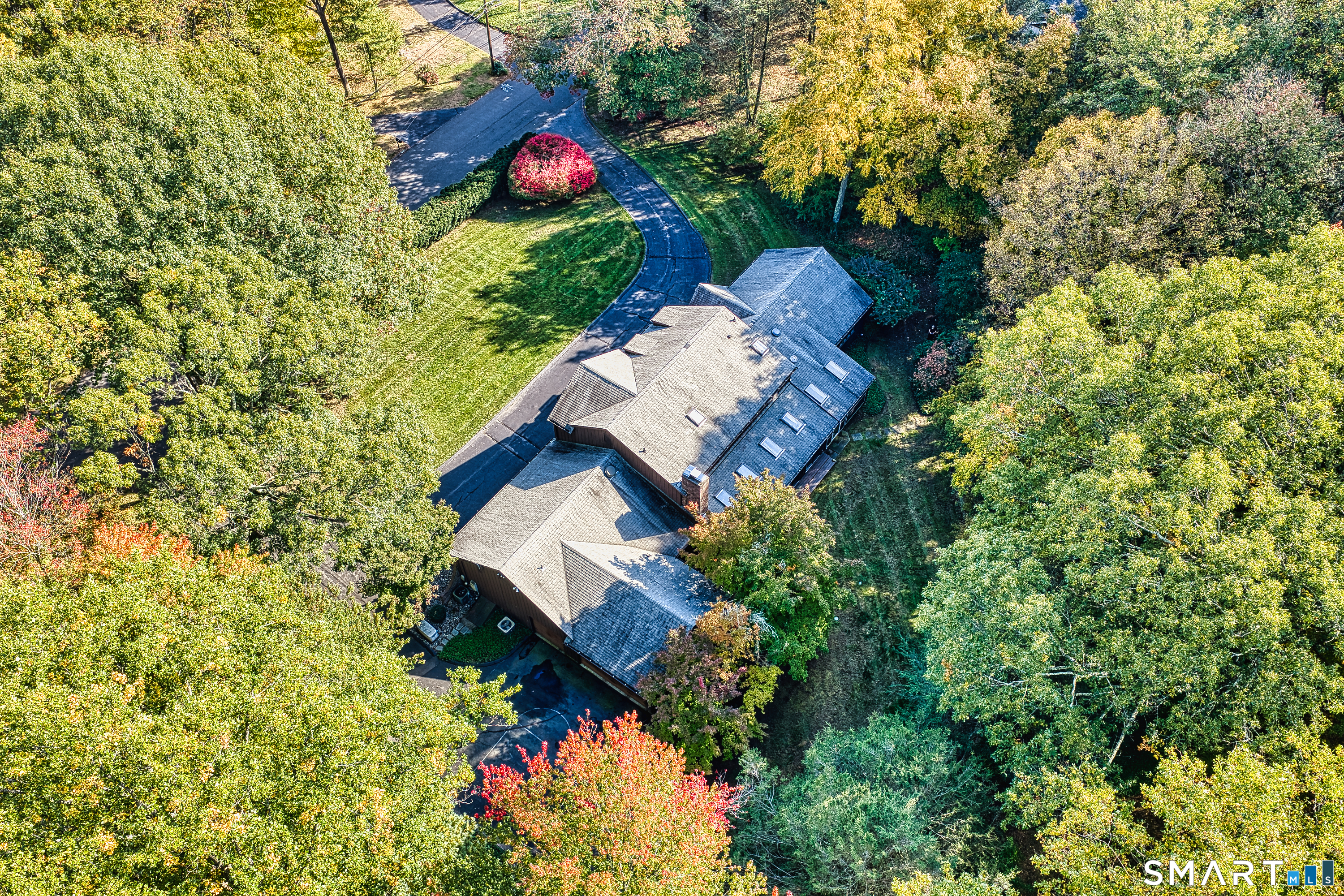 14 Tulip Tree Lane Woodbridge CT 06525