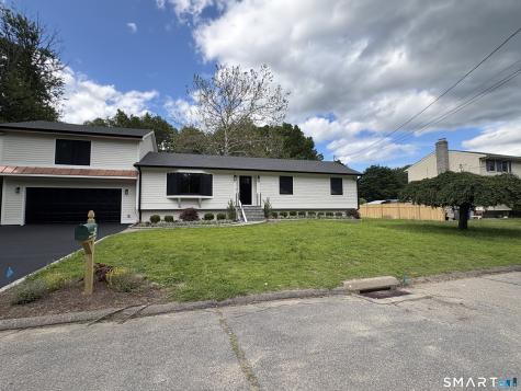 33 Manor Drive Trumbull CT 06611