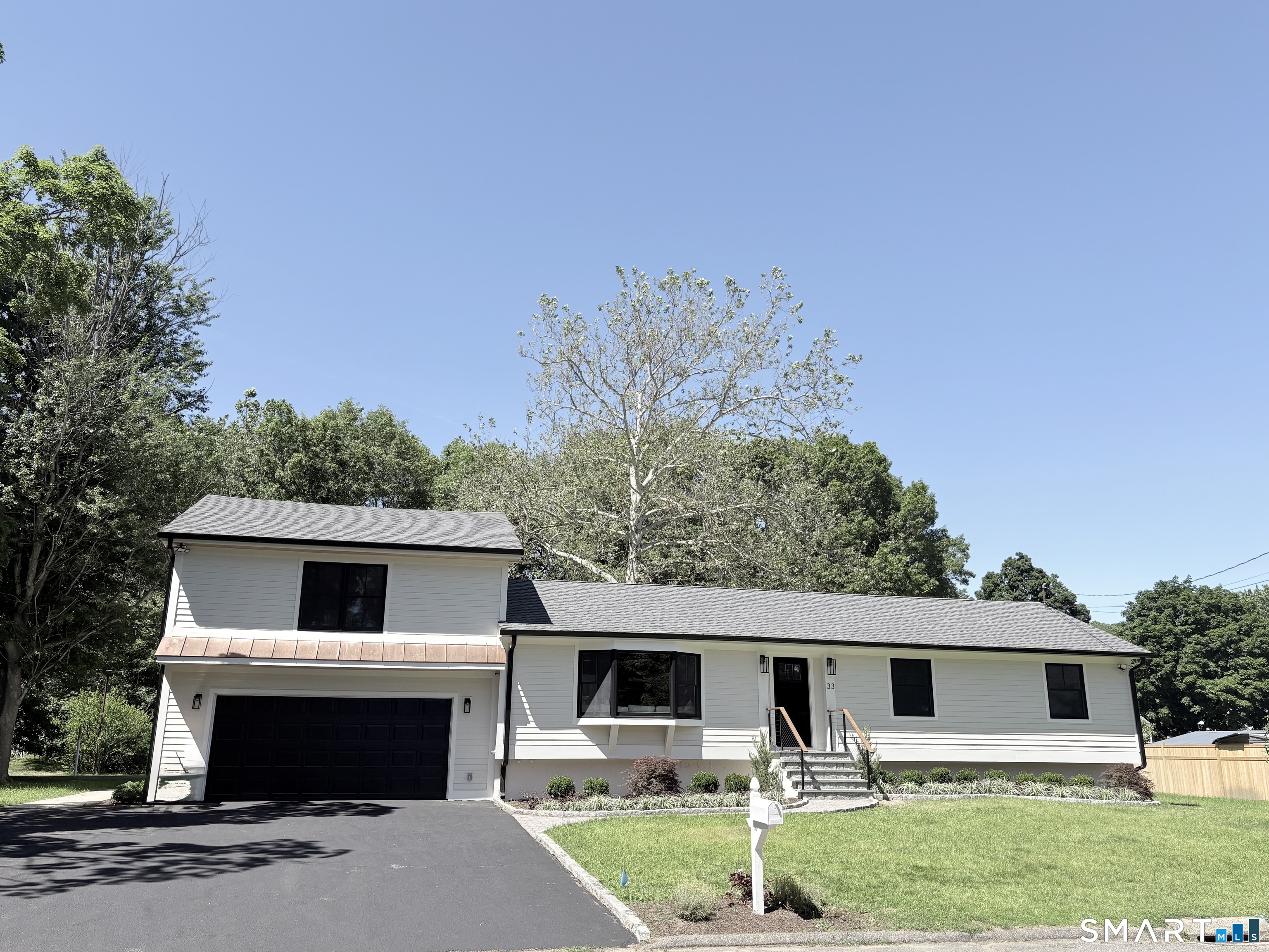 33 Manor Drive Trumbull CT 06611