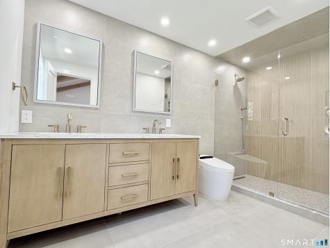 33 Manor Drive Trumbull CT 06611