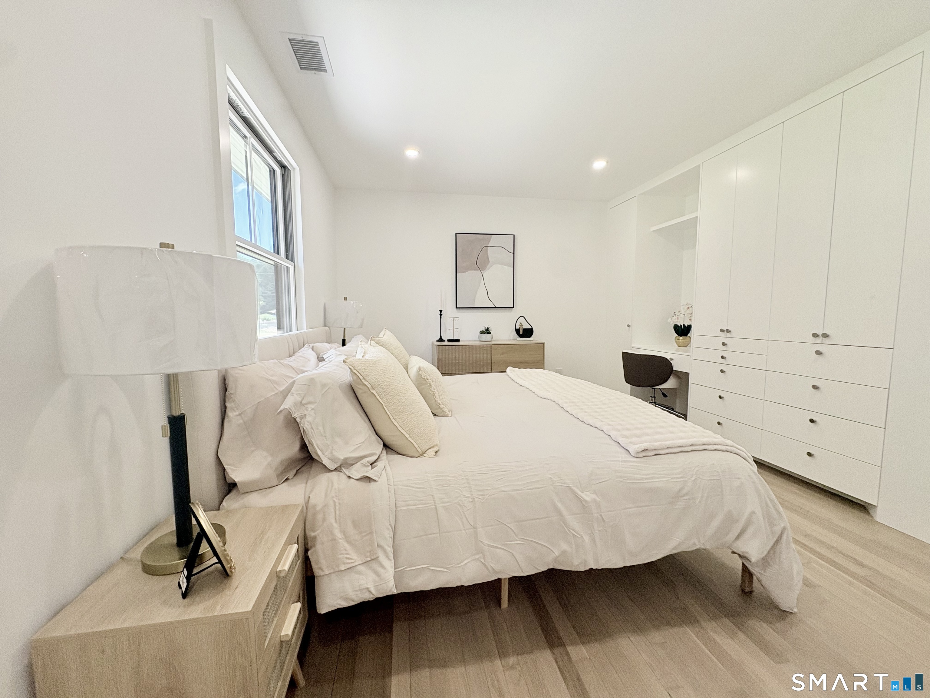 33 Manor Drive Trumbull CT 06611
