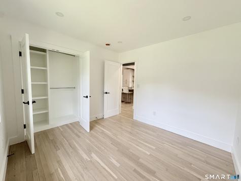 33 Manor Drive Trumbull CT 06611