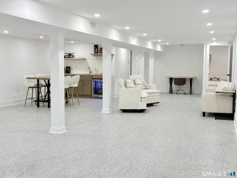 33 Manor Drive Trumbull CT 06611
