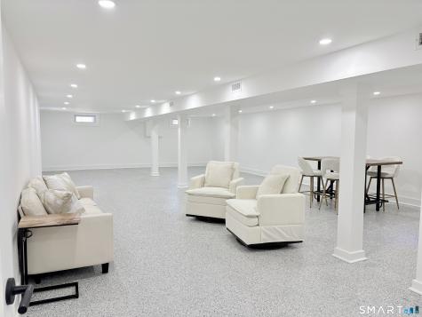 33 Manor Drive Trumbull CT 06611