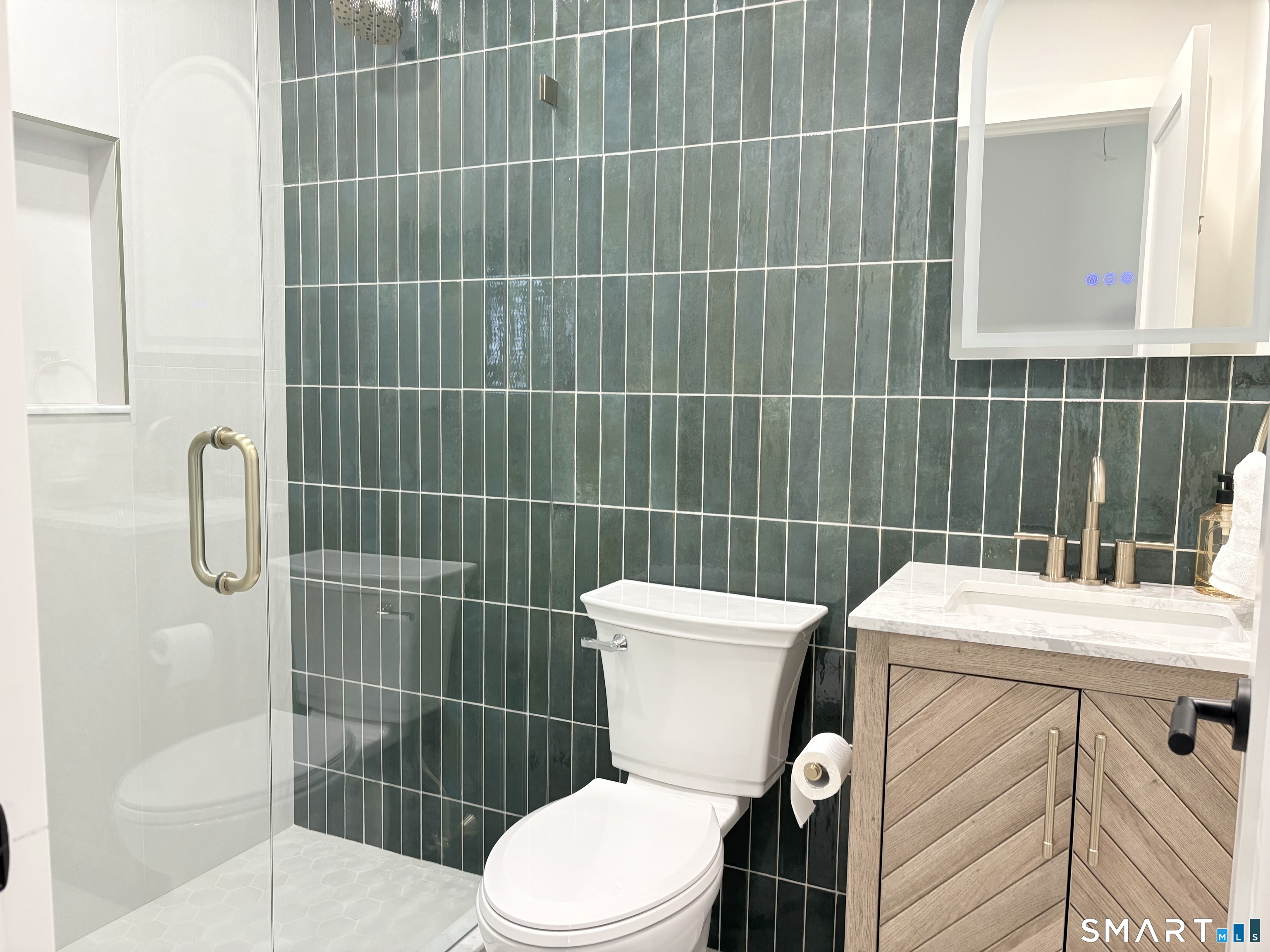 33 Manor Drive Trumbull CT 06611