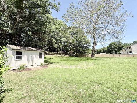 33 Manor Drive Trumbull CT 06611
