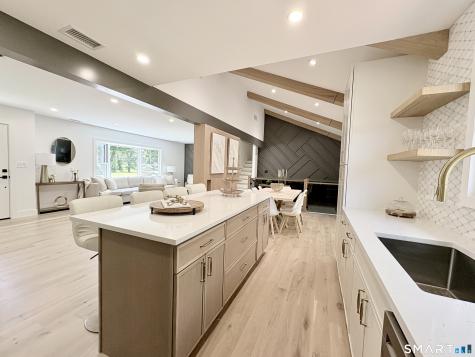33 Manor Drive Trumbull CT 06611