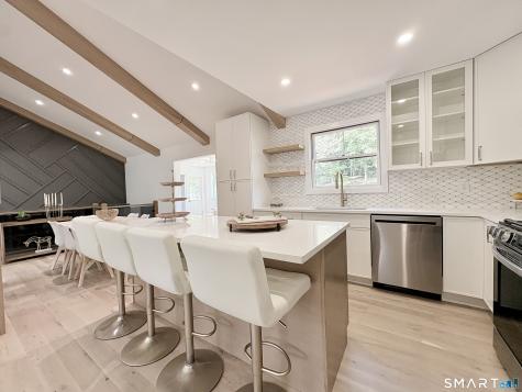33 Manor Drive Trumbull CT 06611