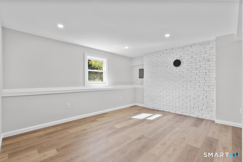 5-A Circle Drive East Haven CT 06512