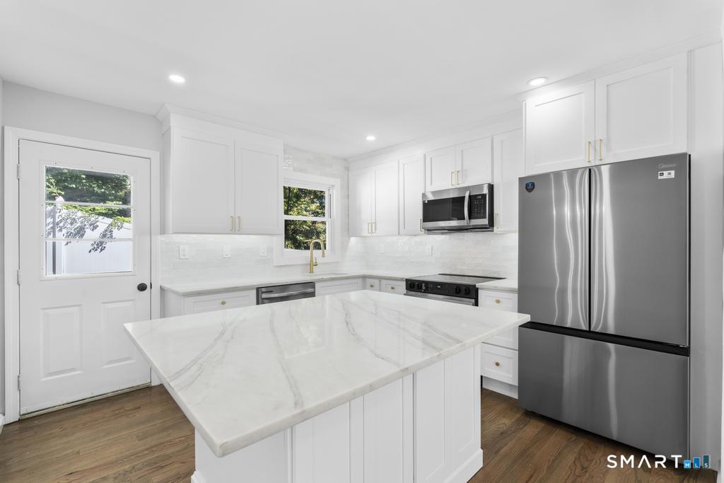 5-A Circle Drive East Haven CT 06512