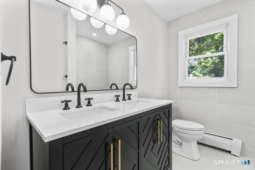 5-A Circle Drive East Haven CT 06512