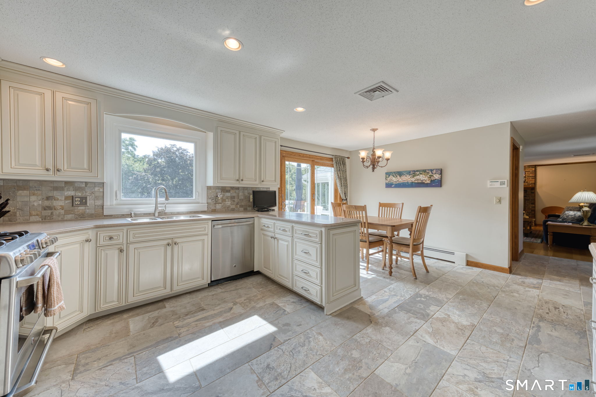 168 Debbie Drive South Windsor CT 06074