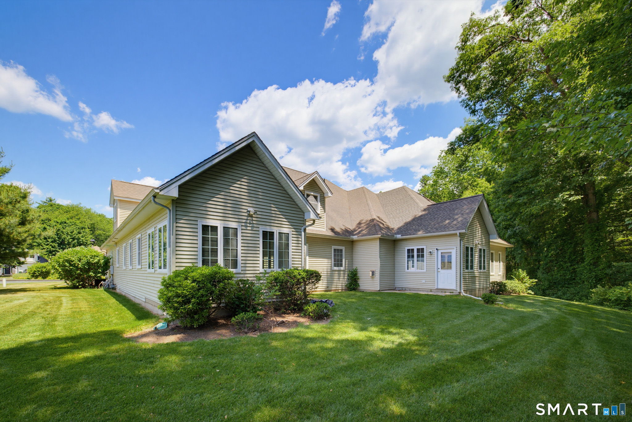 175 Oliver Way Bloomfield CT 06002