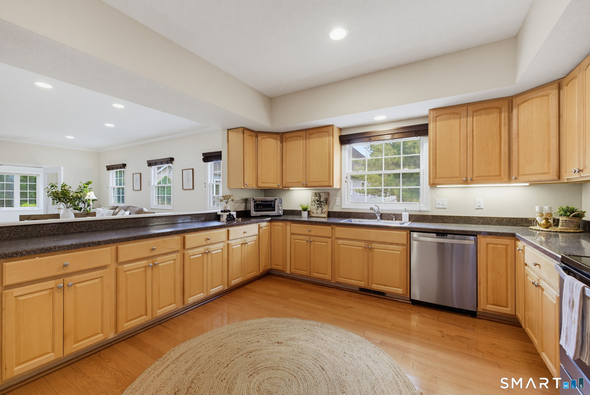 175 Oliver Way Bloomfield CT 06002