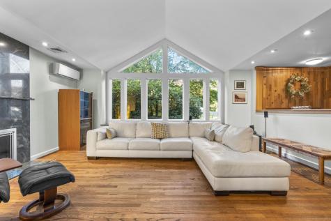 44 Echo Lane Glastonbury CT 06073