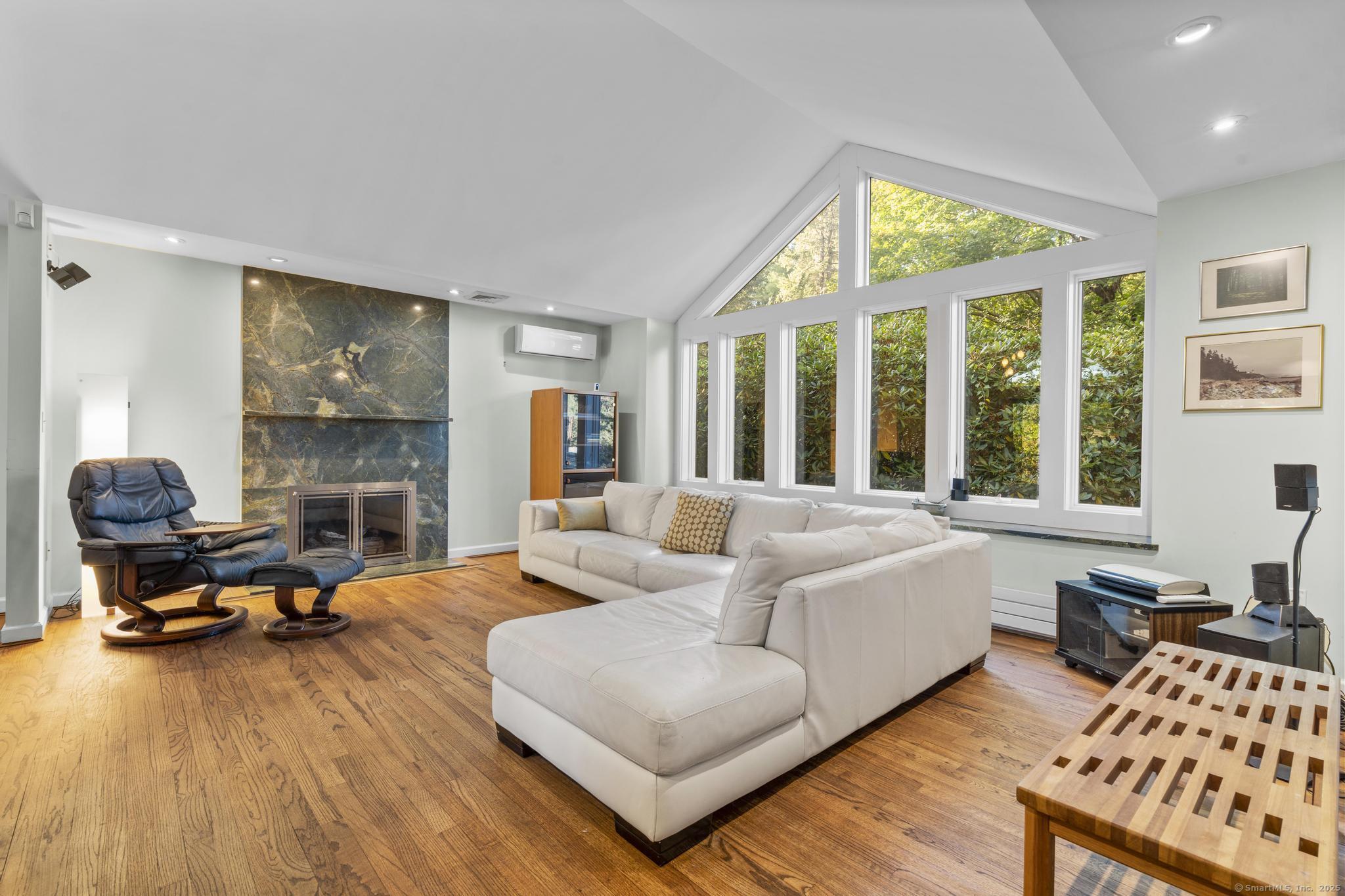 44 Echo Lane Glastonbury CT 06073