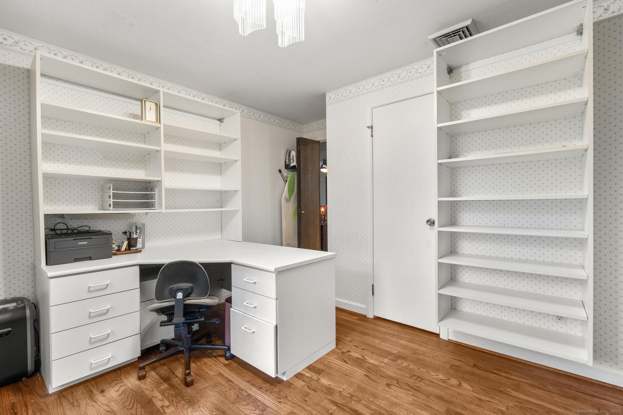 44 Echo Lane Glastonbury CT 06073