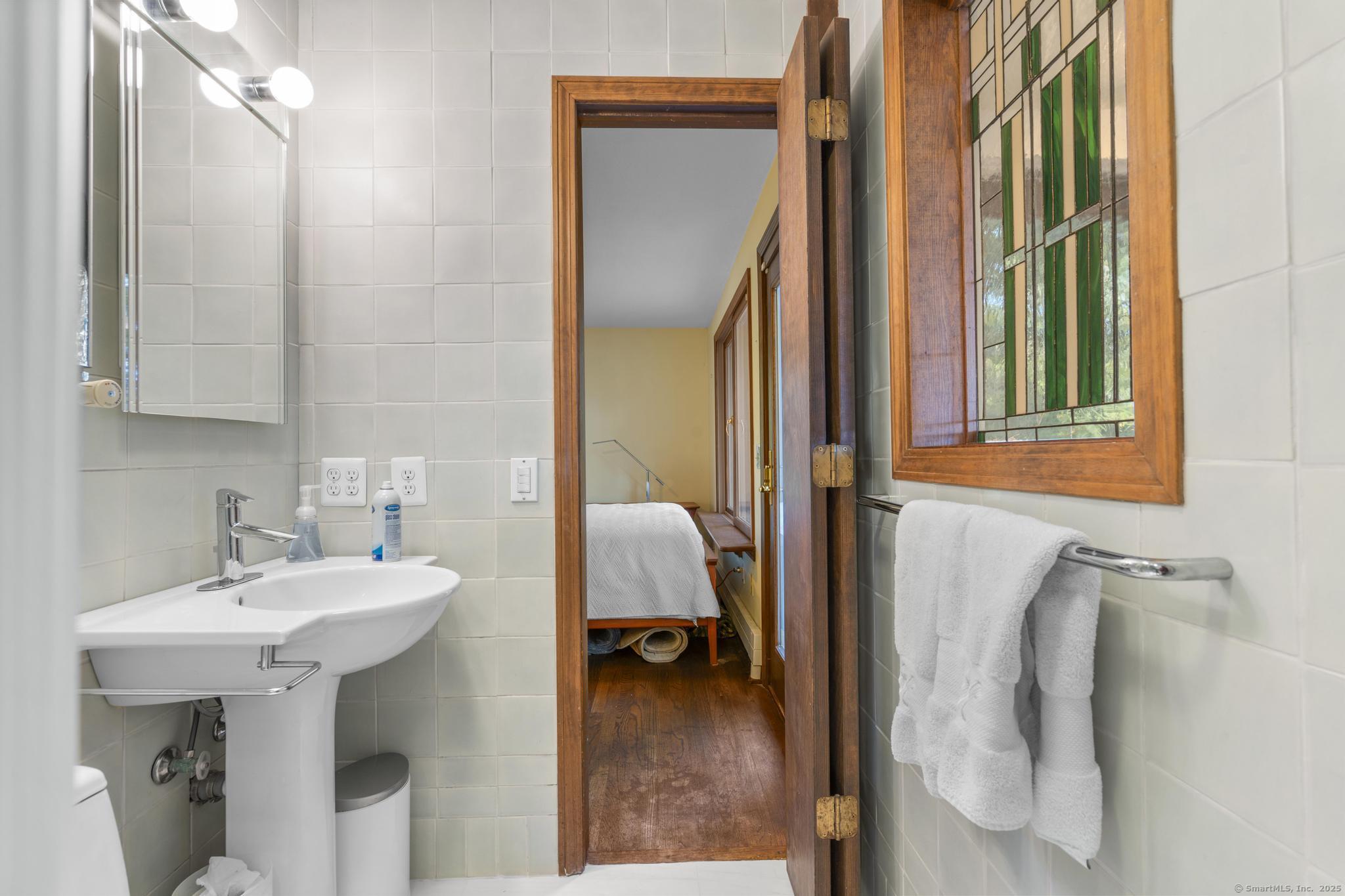 44 Echo Lane Glastonbury CT 06073