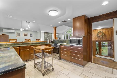 44 Echo Lane Glastonbury CT 06073