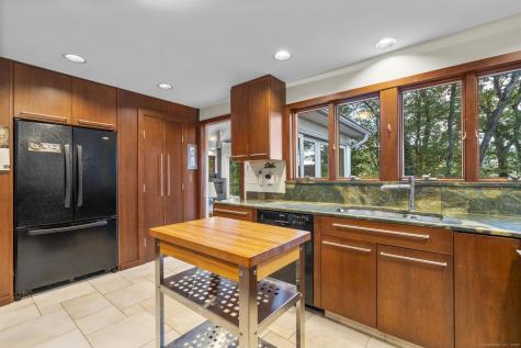 44 Echo Lane Glastonbury CT 06073