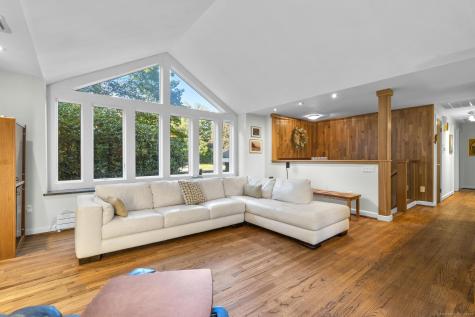 44 Echo Lane Glastonbury CT 06073