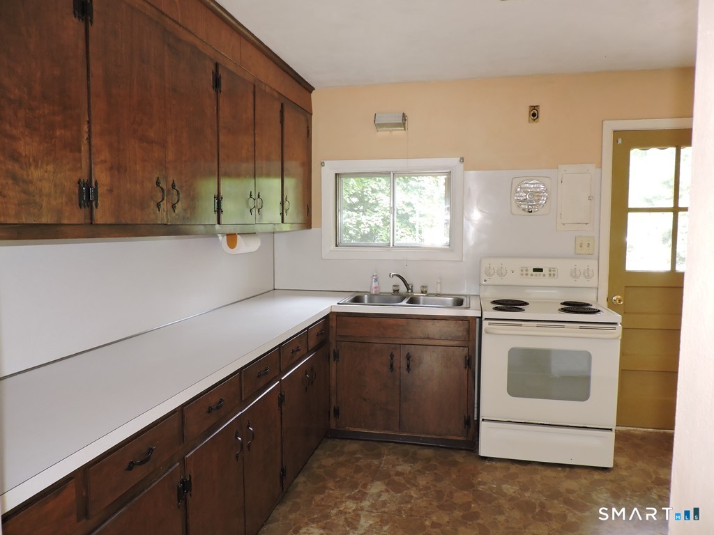 92 Vernon Street Manchester CT 06042