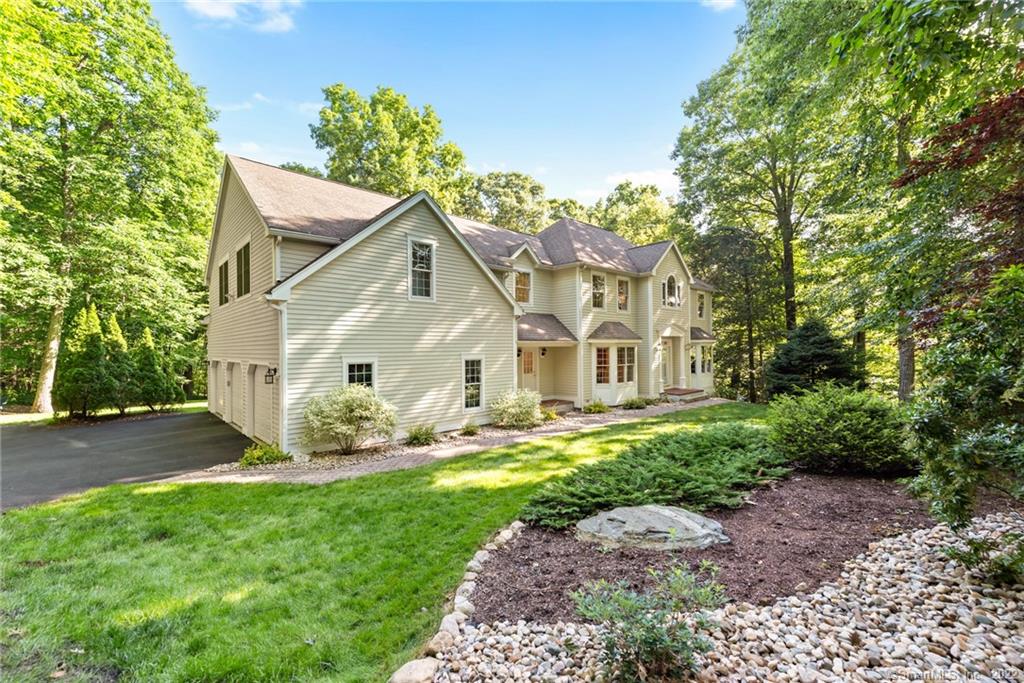 71 Hunters Crossing Burlington CT 06013