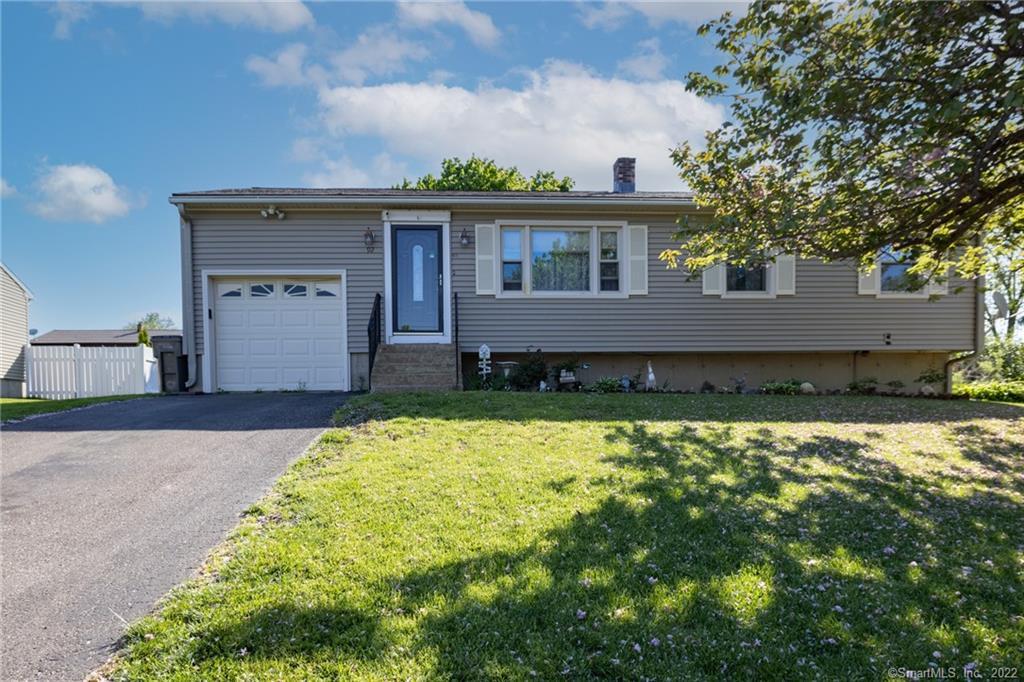 92 Tawny Thrush Road Naugatuck CT 06770