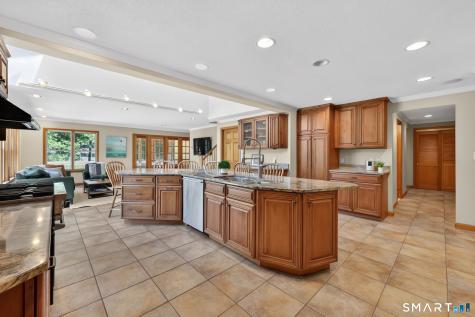 10 Hampshire Lane Simsbury CT 06070