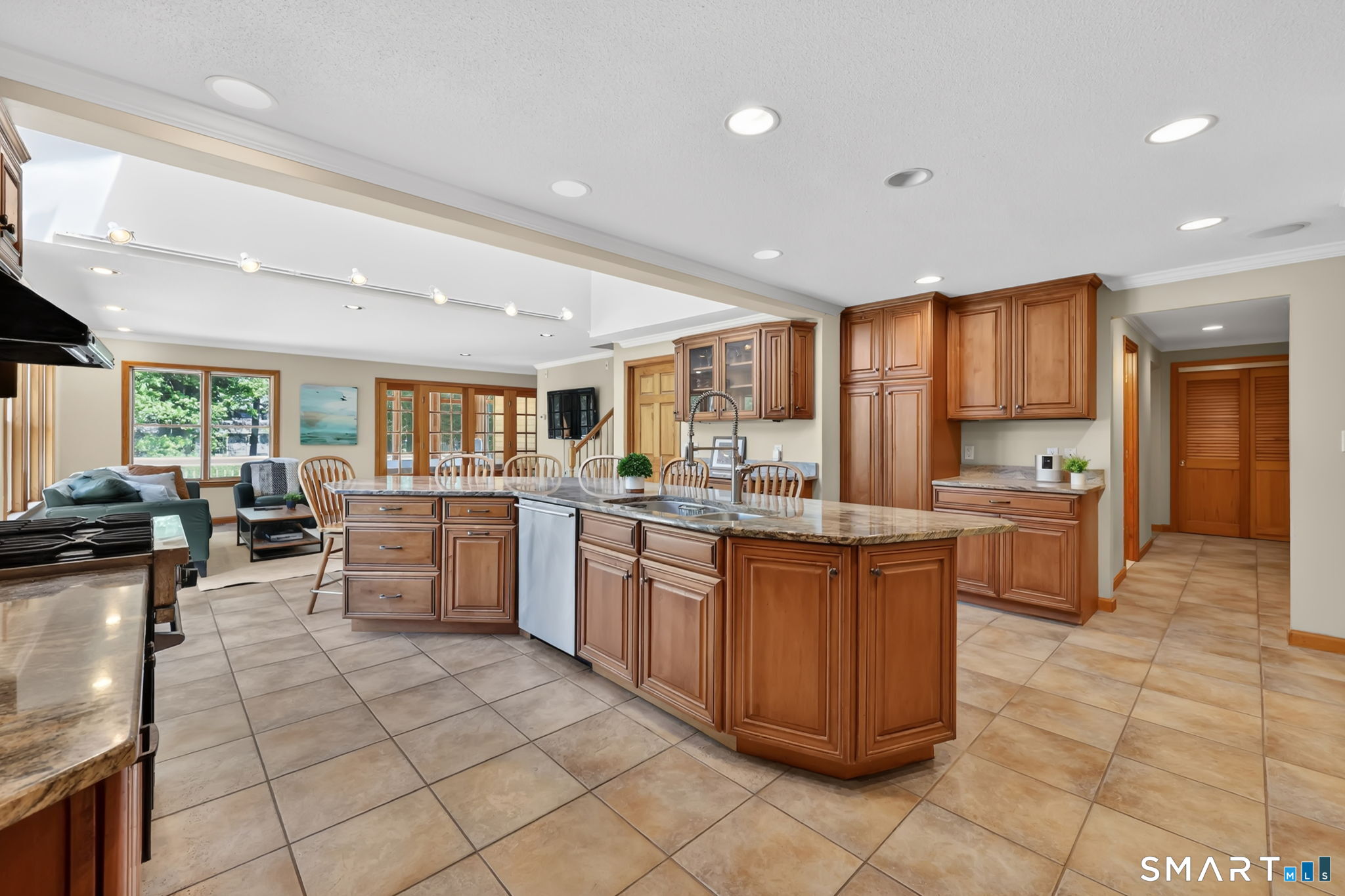 10 Hampshire Lane Simsbury CT 06070