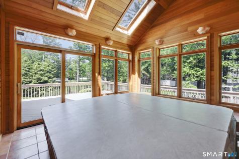 10 Hampshire Lane Simsbury CT 06070