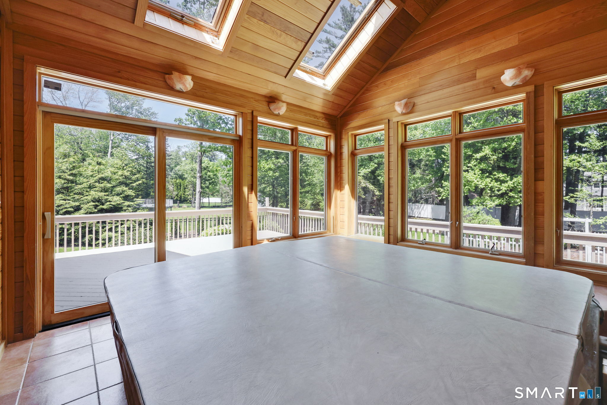 10 Hampshire Lane Simsbury CT 06070
