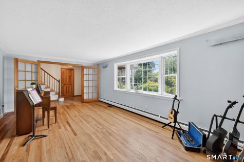 10 Hampshire Lane Simsbury CT 06070