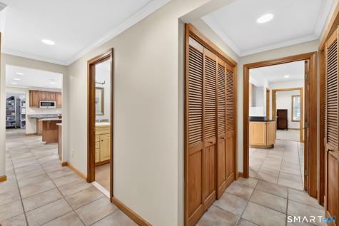 10 Hampshire Lane Simsbury CT 06070