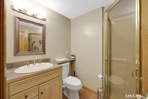 10 Hampshire Lane Simsbury CT 06070