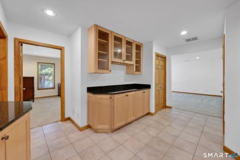 10 Hampshire Lane Simsbury CT 06070