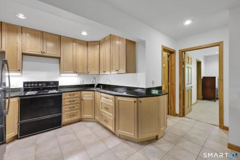 10 Hampshire Lane Simsbury CT 06070