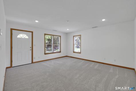 10 Hampshire Lane Simsbury CT 06070