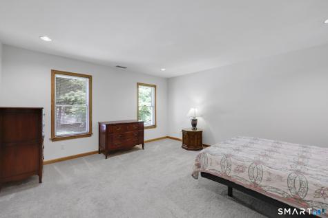 10 Hampshire Lane Simsbury CT 06070
