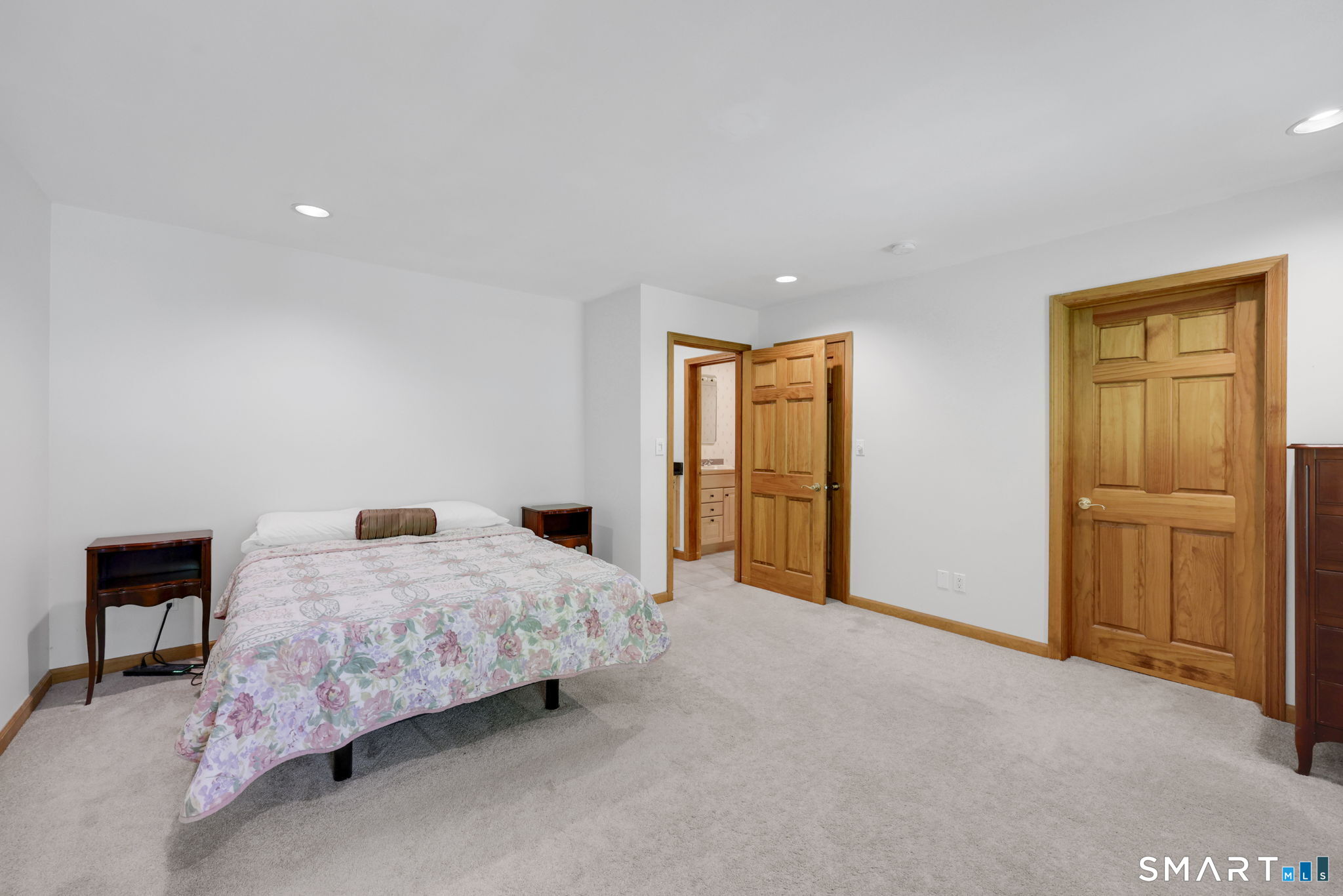 10 Hampshire Lane Simsbury CT 06070
