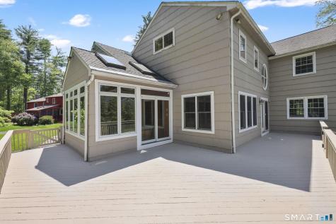 10 Hampshire Lane Simsbury CT 06070