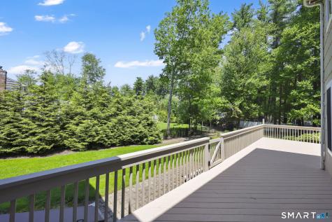 10 Hampshire Lane Simsbury CT 06070