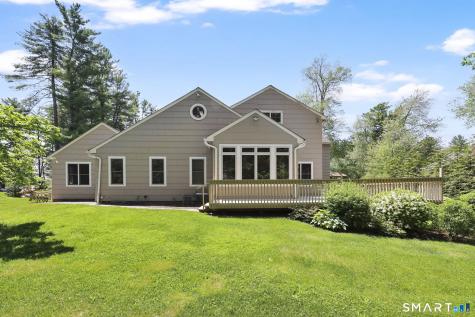 10 Hampshire Lane Simsbury CT 06070