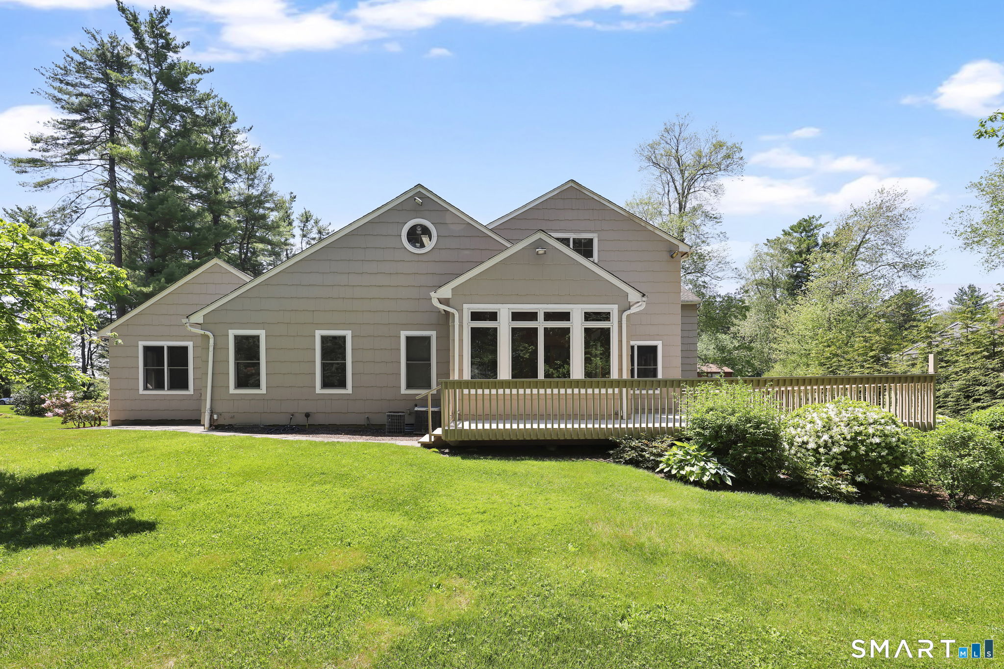 10 Hampshire Lane Simsbury CT 06070