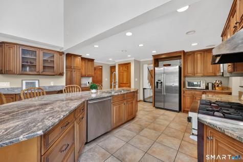 10 Hampshire Lane Simsbury CT 06070