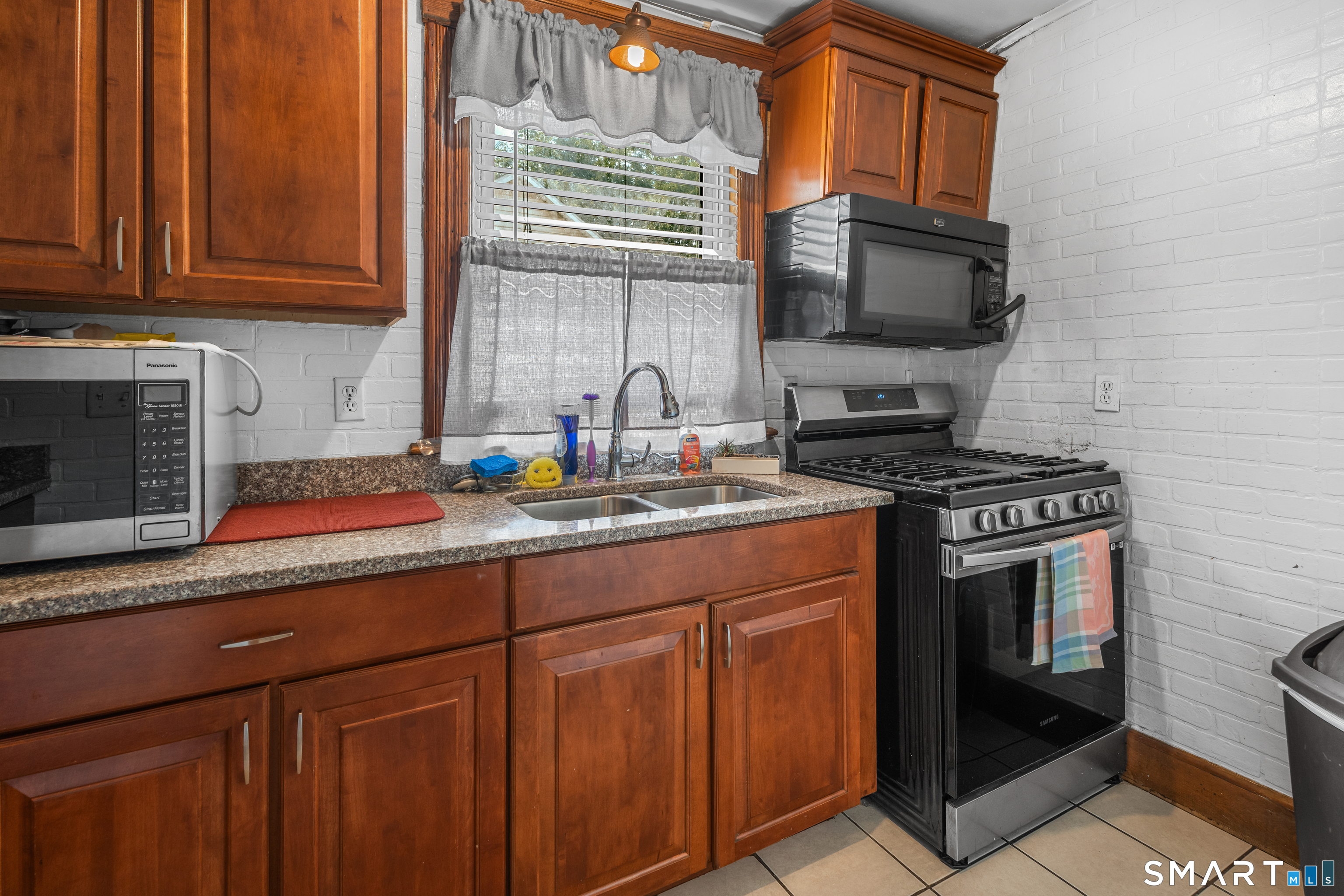 16 Luke Street Waterbury CT 06706