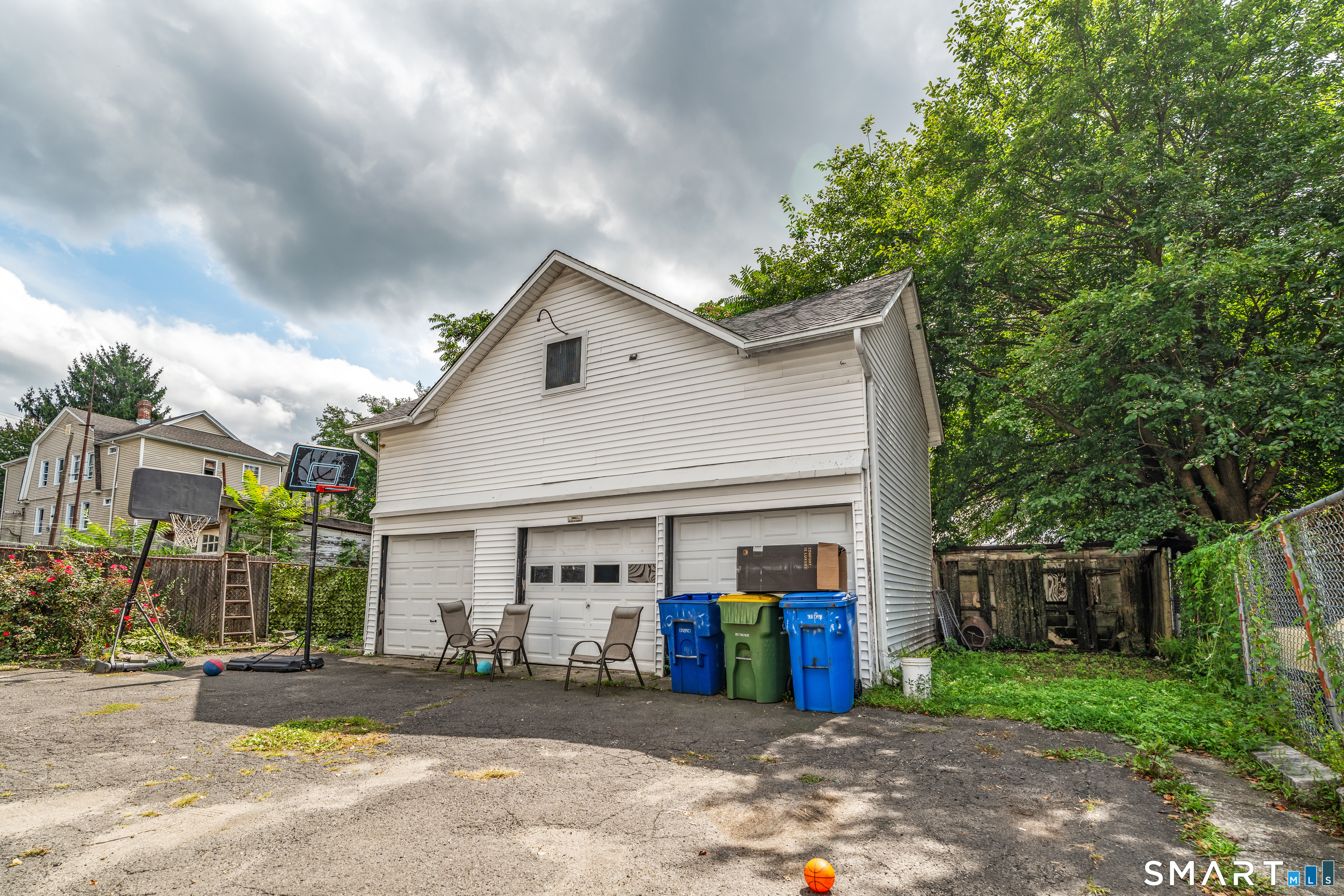 16 Luke Street Waterbury CT 06706